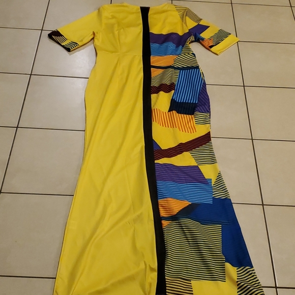 Geometric print half sleeve yellow maxi dress. - Picture 10 of 12